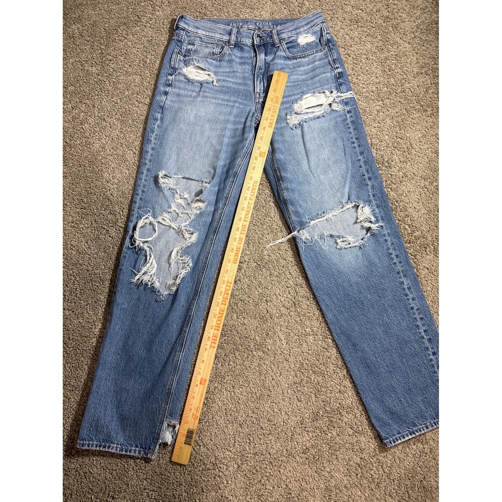 American Eagle High Waisted Baggy Distressed Light Wash Jeans Women Size 6 - Picture 8 of 9